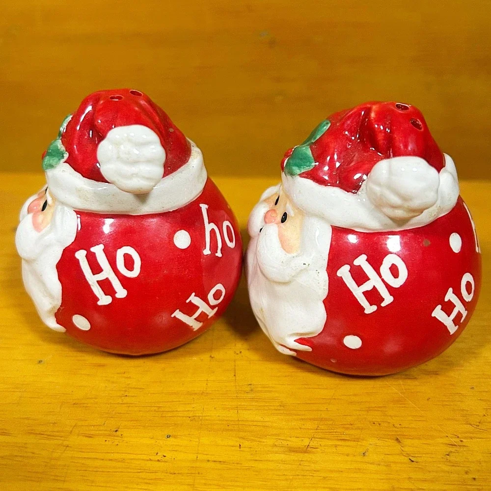 Burton+Burton Santa Ho Ho Ho Salt and Pepper‎ Shakers